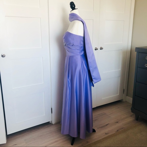 Long purple strapless Prom/Grad/Formal evening/Bridesmaid dress - Picture 5 of 6
